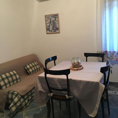 Mimosa Bilocale Cala Liberotto Eksteriør billede