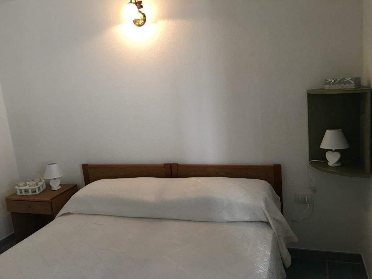 Mimosa Bilocale Cala Liberotto Eksteriør billede